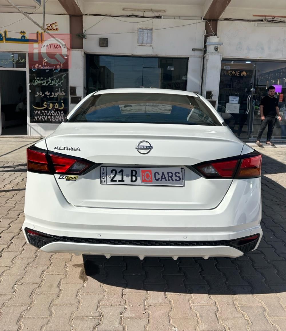 نيسان ألتيما